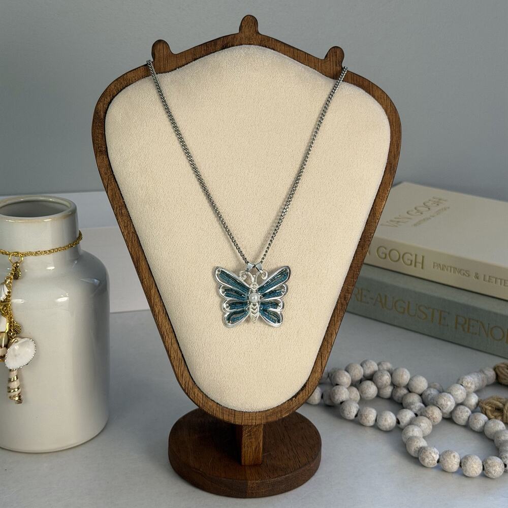 VTG 1980s 24" Silver-Tone Curb Chain with 2" Beaded Butterly Pendant Necklace